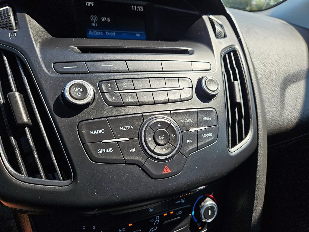 Used 2017 Ford Focus SE FWD image 24