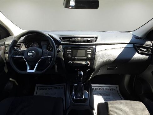 Used 2018 Nissan Rogue Sport S w/ S Appearance Package AWD/4WD image 19