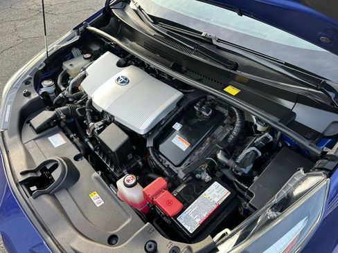 Used 2018 Toyota Prius Two image 37