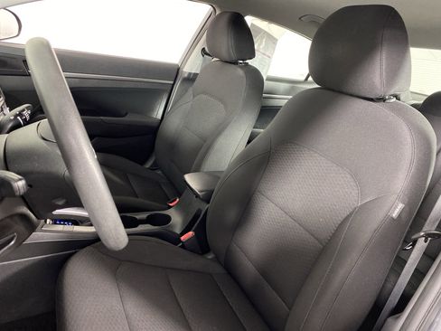 Used 2019 Hyundai Elantra SE w/ Cargo Package image 16