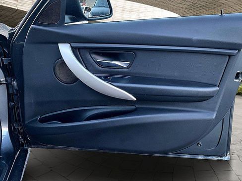 Used 2018 BMW 320i xDrive Sedan image 19