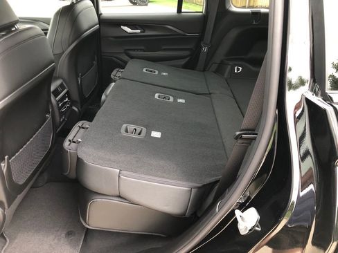 New 2025 Jeep Grand Cherokee Altitude image 38