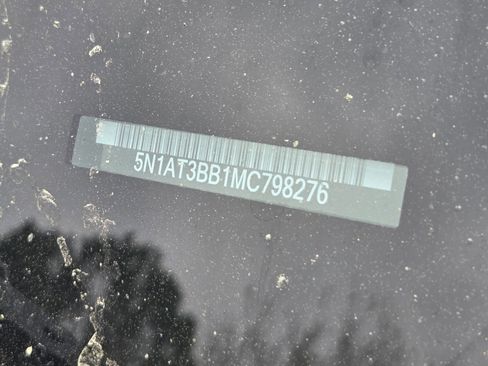 Used 2021 Nissan Rogue SV w/ Premium Package image 10