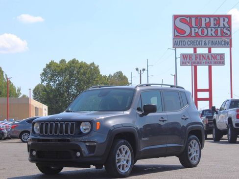 Used 2022 Jeep Renegade Latitude w/ Convenience Group AWD/4WD image 7