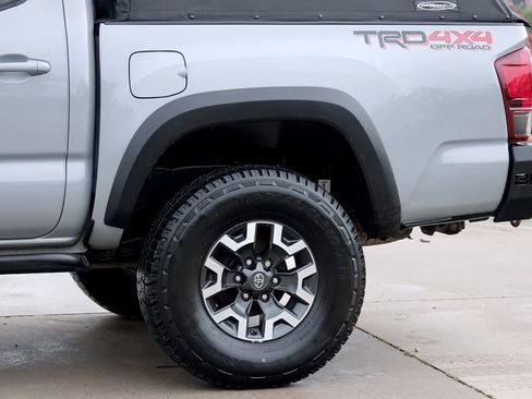 Used 2019 Toyota Tacoma TRD Off-Road w/ TRD Premium Off Road Package image 13