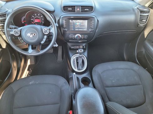 Used 2018 Kia Soul + image 17