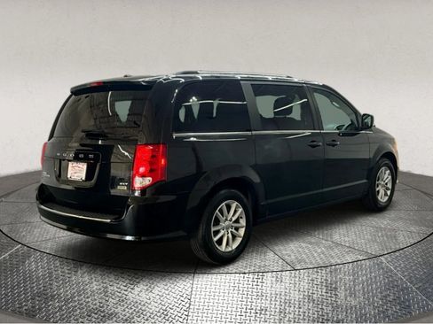 Used 2019 Dodge Grand Caravan SXT image 8