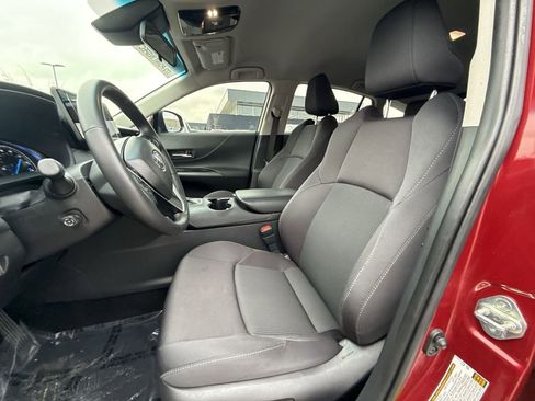 Used 2023 Toyota Venza LE image 11