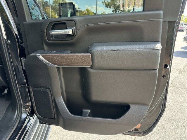 Used 2023 GMC Sierra 2500 Denali w/ Denali Black Diamond Edition AWD/4WD image 34