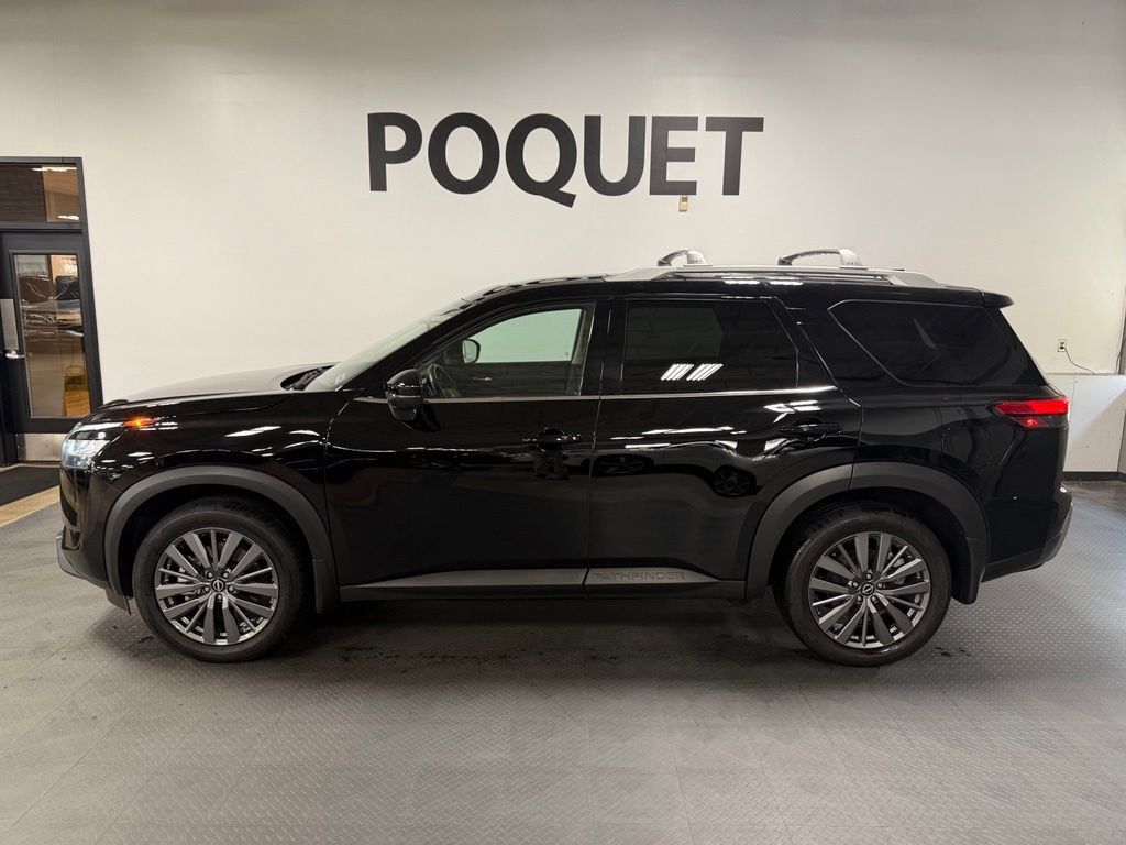 Used 2025 Nissan Pathfinder SL w/ SL Premium Package AWD/4WD image 1