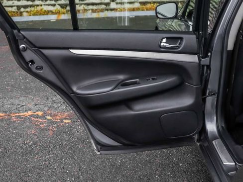 Used 2013 INFINITI G37 x w/ Premium Pkg image 18