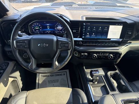 Used 2022 Chevrolet Silverado 1500 ZR2 w/ Technology Package image 5
