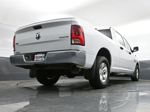 Used 2022 RAM 1500 Classic SLT AWD/4WD image 37