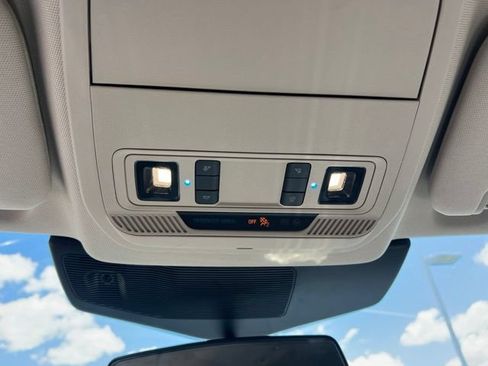 Used 2020 Ford Explorer XLT w/ Equipment Group 202A RWD image 23