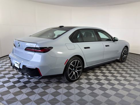 Certified 2023 BMW 740i w/ Parking Assistance Package image 7