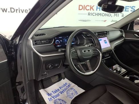 Used 2023 Jeep Grand Cherokee Limited AWD/4WD image 13