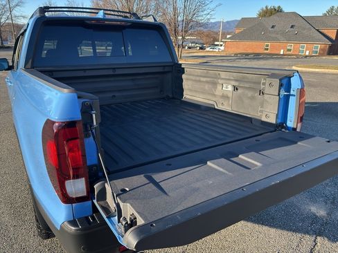 Used 2025 Honda Ridgeline TrailSport image 18