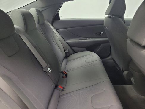 Used 2025 Hyundai Elantra SE FWD image 19