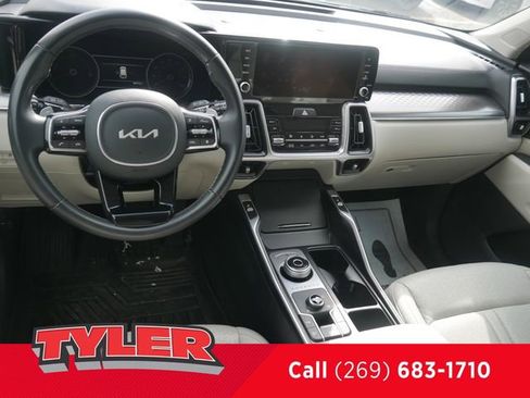 Used 2023 Kia Sorento EX image 41