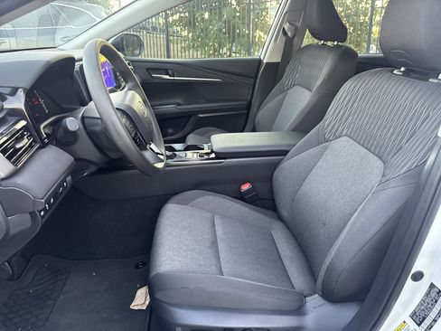 Used 2025 Toyota Camry LE image 24