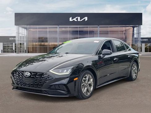 Used 2022 Hyundai Sonata SEL w/ Convenience Package FWD image 3