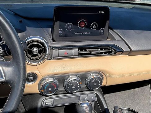 Used 2019 MAZDA MX-5 Miata RF Grand Touring image 7