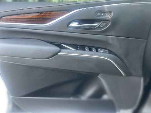 Certified 2022 Cadillac Escalade Premium Luxury w/ Performance Package AWD/4WD image 26