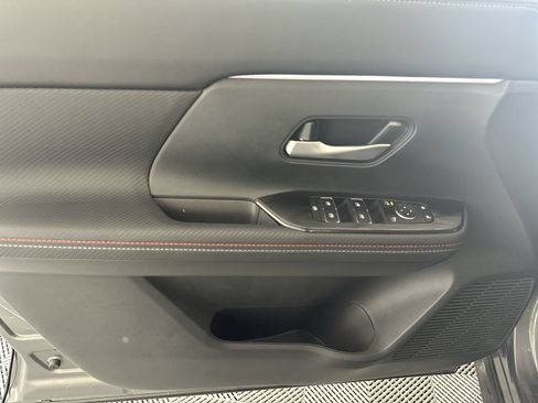 Used 2025 Nissan Kicks SR FWD image 30