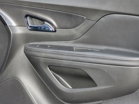 Used 2021 Buick Encore Preferred image 15