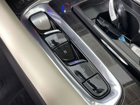 Used 2022 Buick Enclave Essence w/ Sport Touring Edition image 15