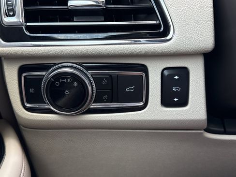 Used 2021 Lincoln Navigator Reserve w/ Luxury Package AWD/4WD image 22