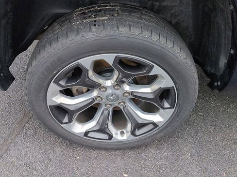 Used 2019 RAM 1500 Limited image 7