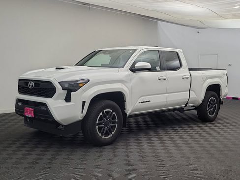 Used 2024 Toyota Tacoma TRD Sport image 1