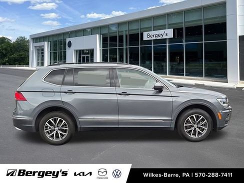 Used 2020 Volkswagen Tiguan SE w/ Panoramic Sunroof Package AWD/4WD image 5