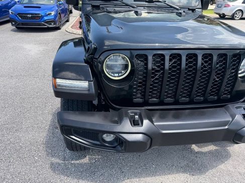 Used 2022 Jeep Gladiator Sport AWD/4WD image 14