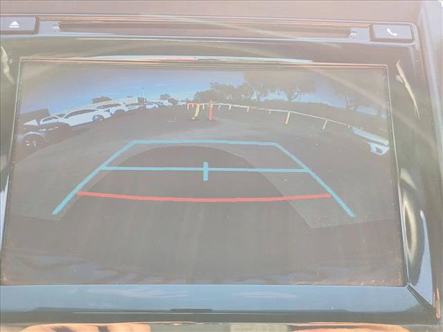 Used 2015 Toyota Camry SE w/ Moonroof Package FWD image 13