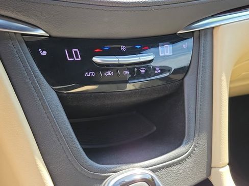 Used 2018 Cadillac XT5 Luxury w/ Driver Awareness Package image 30