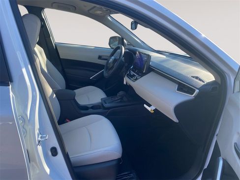 New 2026 Toyota Corolla Cross L image 15