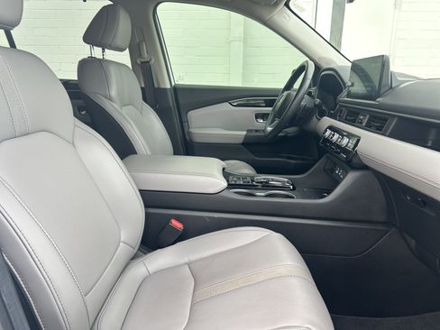 Certified 2025 Honda Pilot Touring image 31