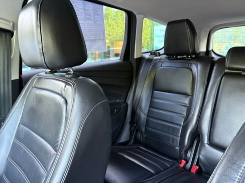 Used 2017 Ford Escape SE w/ SE Leather Comfort Package image 21
