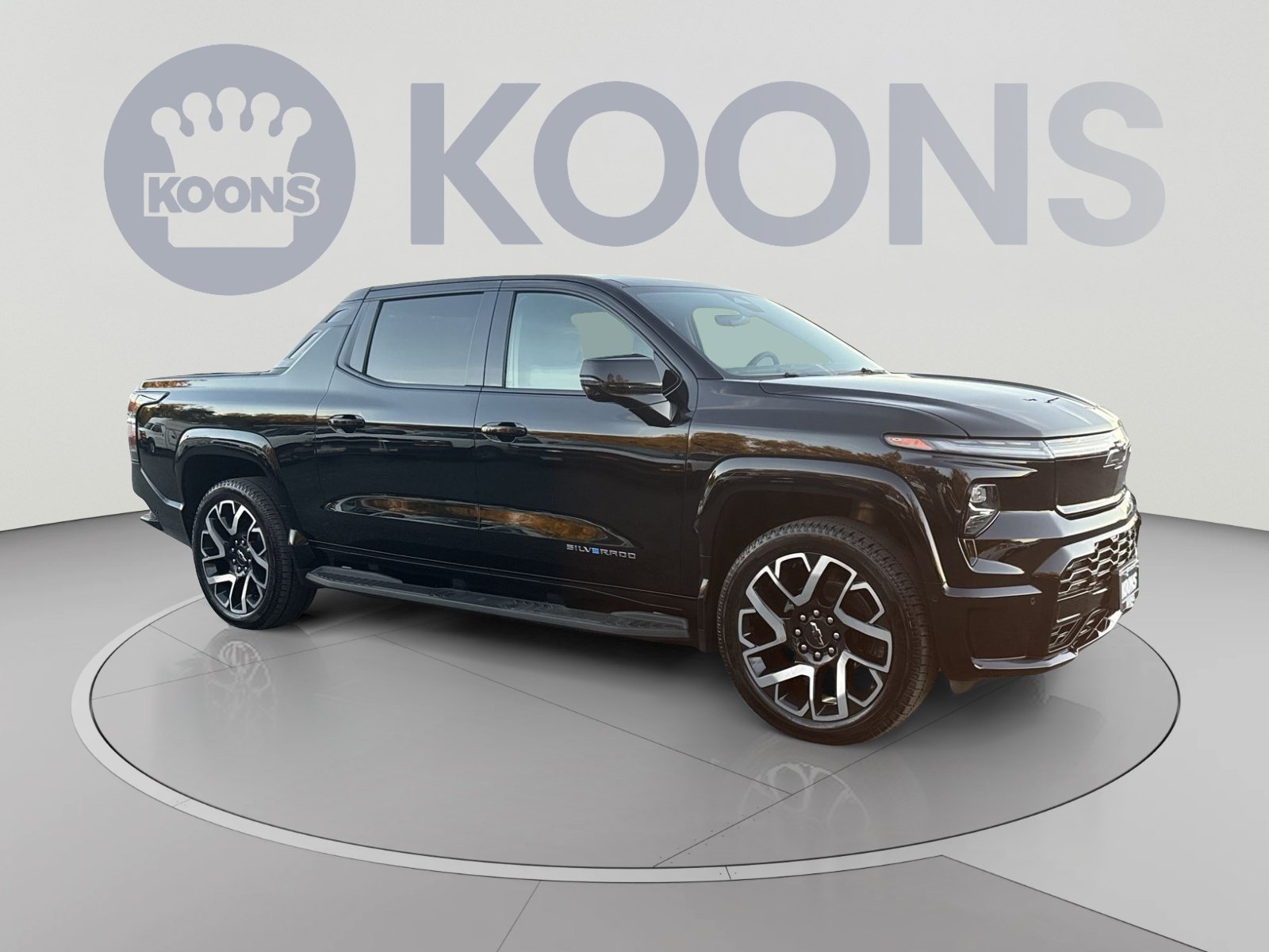 Used 2024 Chevrolet Silverado EV RST AWD/4WD image 2