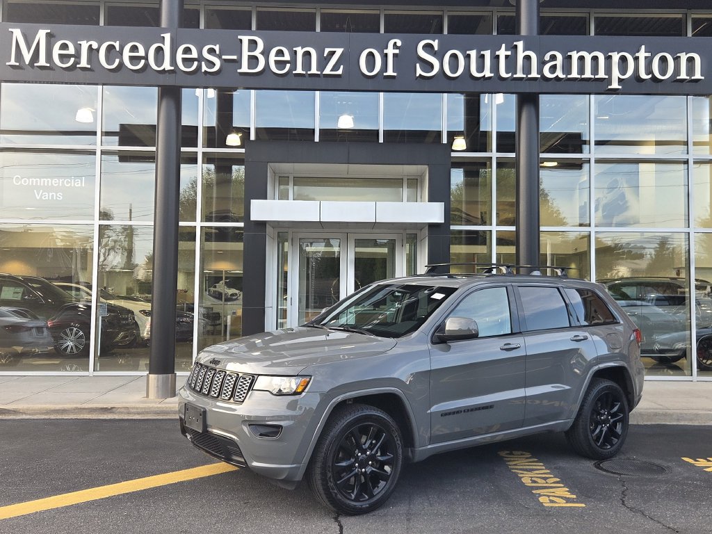 Used 2021 Jeep Grand Cherokee Laredo X AWD/4WD image 1