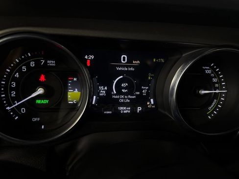 Used 2023 Jeep Wrangler Unlimited AWD/4WD image 18