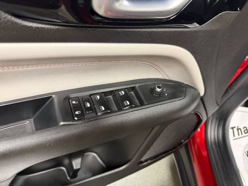 Used 2025 Jeep Compass Limited AWD/4WD image 10