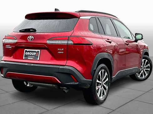 Used 2025 Toyota Corolla Cross XLE image 12