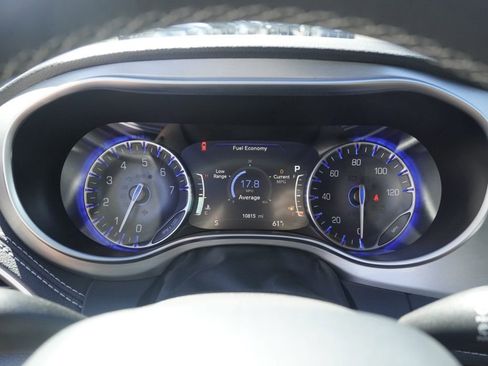 Used 2024 Chrysler Pacifica Limited w/ Uconnect Theater Family Group AWD/4WD image 11