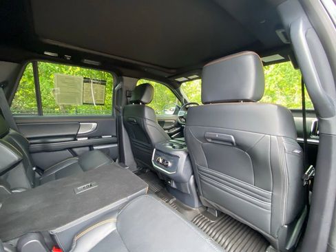 Used 2025 Ford Expedition Tremor AWD/4WD image 40