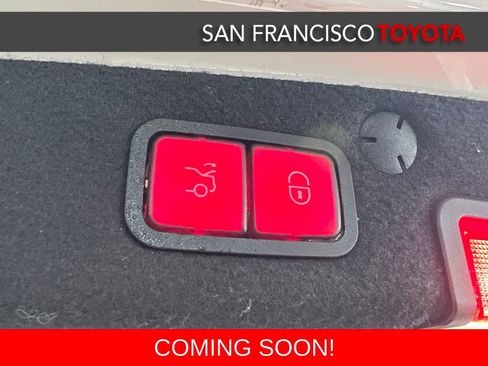 Used 2018 Mercedes-Benz C 300 Sedan image 40