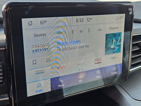 Used 2022 Ford Explorer XLT w/ Equipment Group 202A AWD/4WD image 23