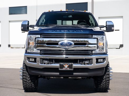 Used 2017 Ford F350 Lariat w/ Chrome Package image 4